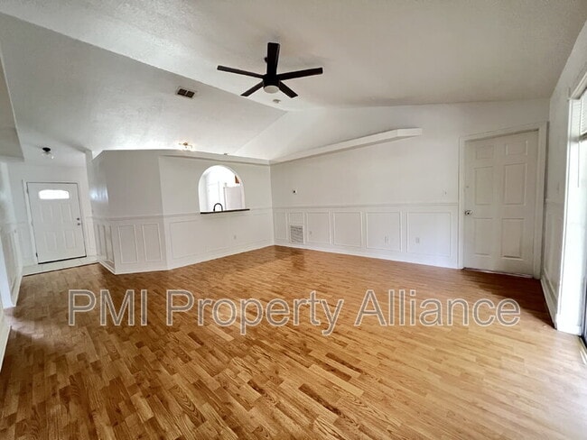 Building Photo - 16044 Worthington Blvd