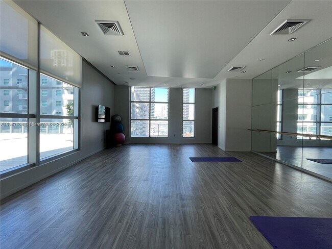 Building Photo - 1100 S Miami Ave
