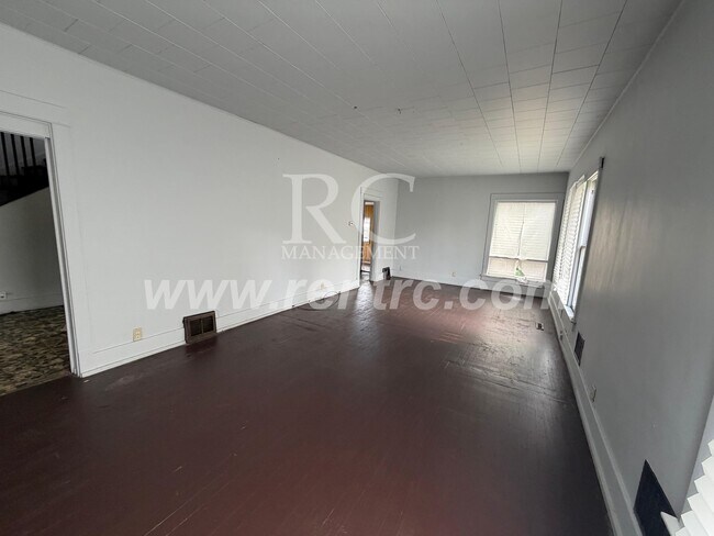Building Photo - 9 Cronkhite-