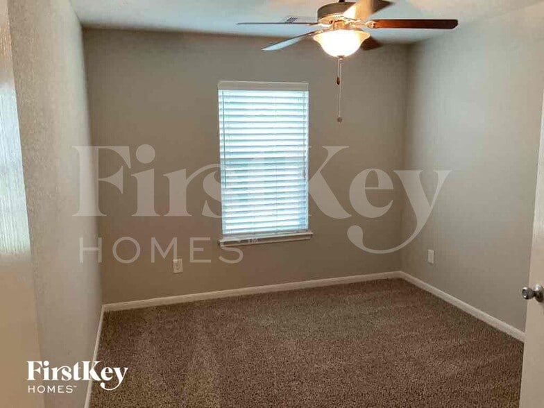 Building Photo - 6626 Hollow Harvest Ln