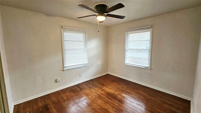 Building Photo - 2609 NW 49th St