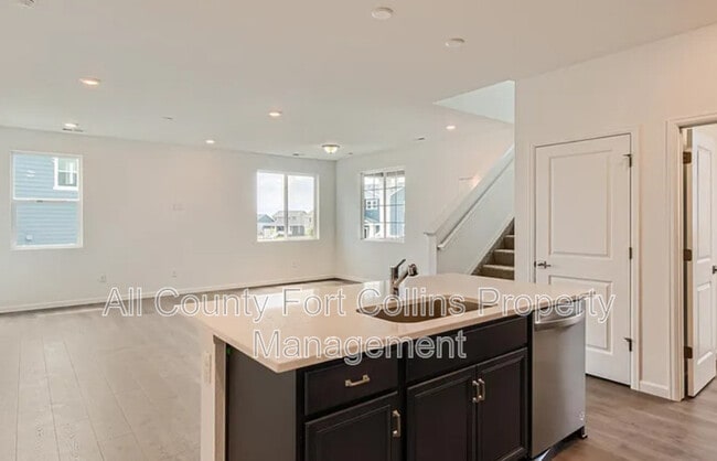 Building Photo - 5926 Flying Mallard Dr