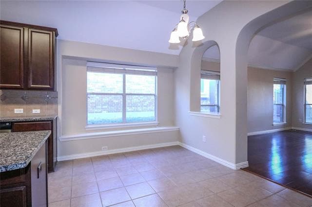 Building Photo - 725 Red Elm Ln
