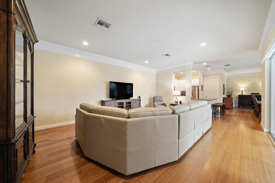 Building Photo - 3277 Wymberly Dr