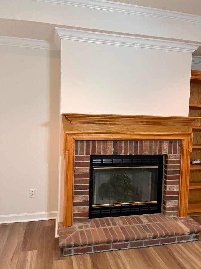 Building Photo - North Lowndes County Home
