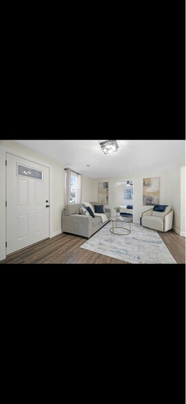 Building Photo - 209 Anna St