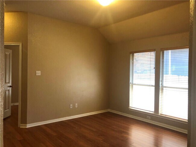 Building Photo - 13529 Anarosa Loop