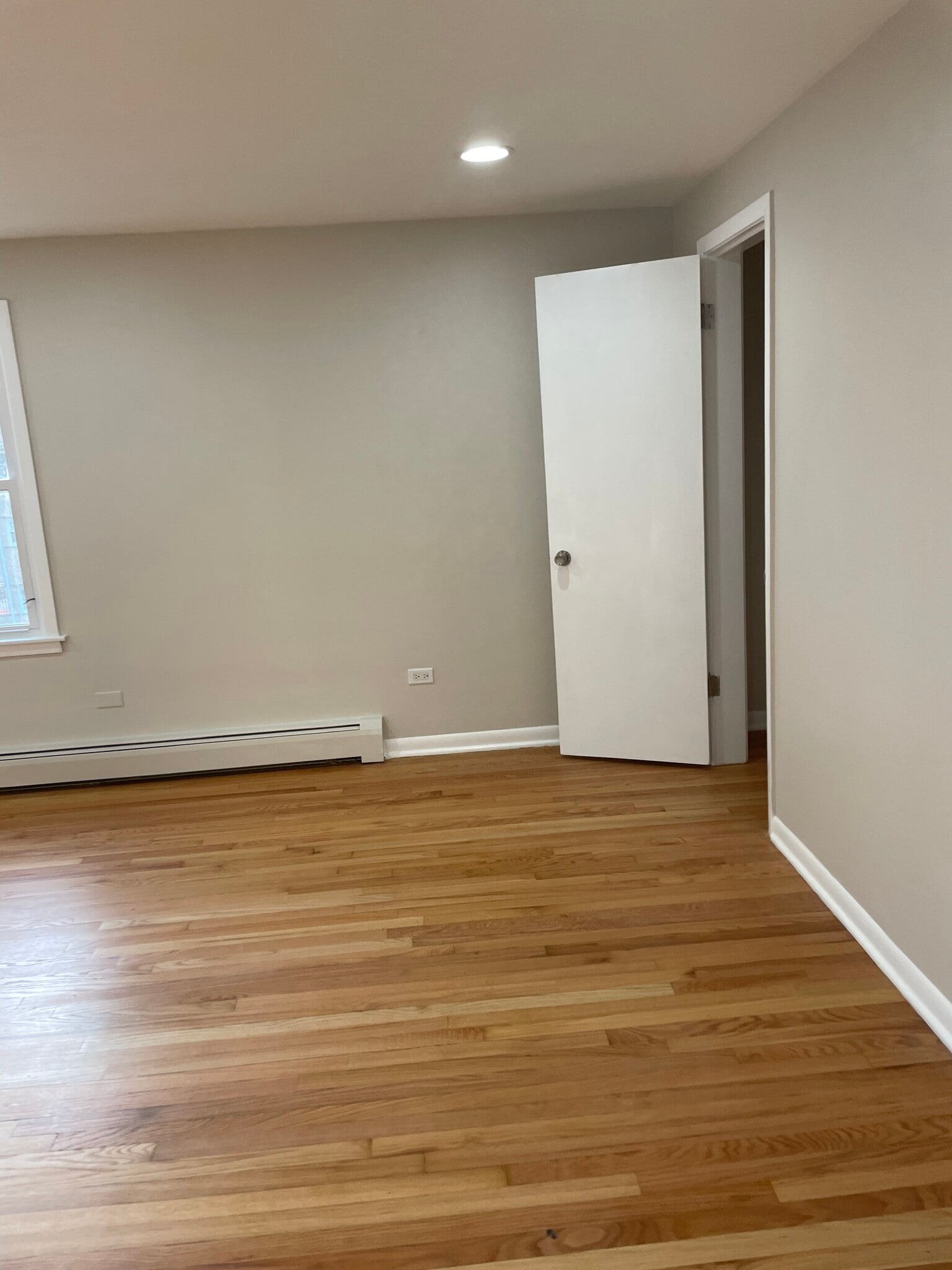 Living room - 8708 W Berwyn Ave