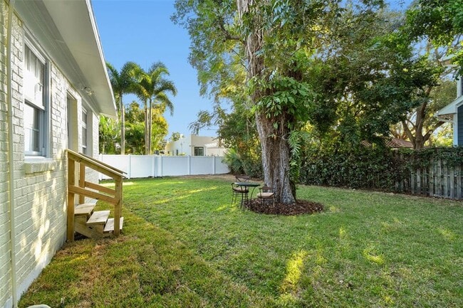 Building Photo - 2908 W San Isidro St