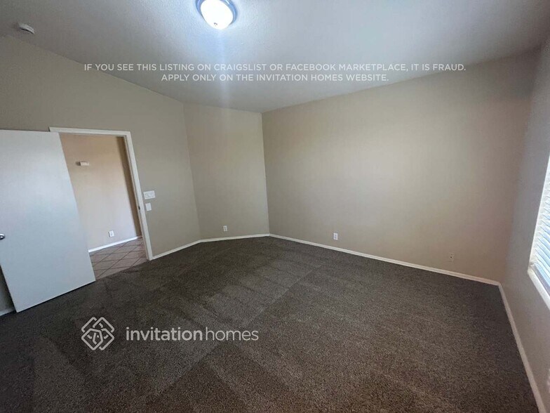 Building Photo - 9431 W Ironwood Dr