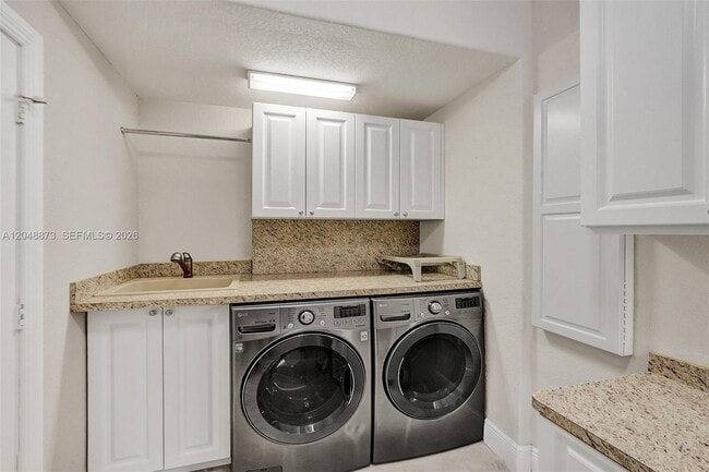 Building Photo - 7607 NW 127th Manor