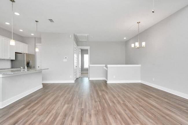 Building Photo - 713 Strawberry Pines Ct