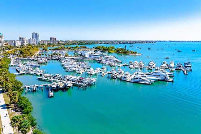 Building Photo - 1155 N Gulfstream Ave