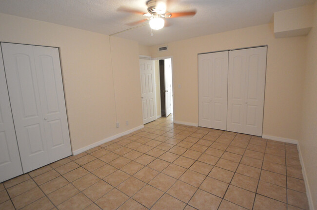 Building Photo - 1 Bed/1 Bath, Ground Floor Condo at Place ...