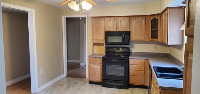 Building Photo - 545 Ford Dr