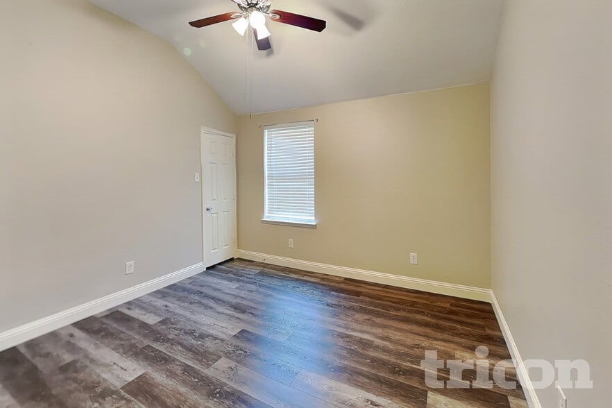 Building Photo - 12608 Summerwood Dr