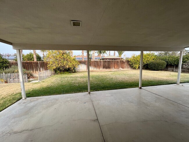 Building Photo - 7200 Bennington Way