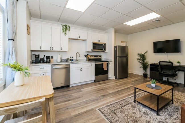 Building Photo - 344 N Lime St