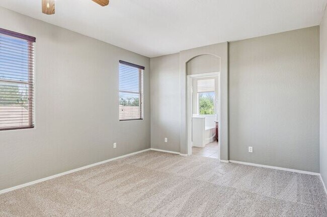 Building Photo - Beautiful 4 bedroom three bath home!