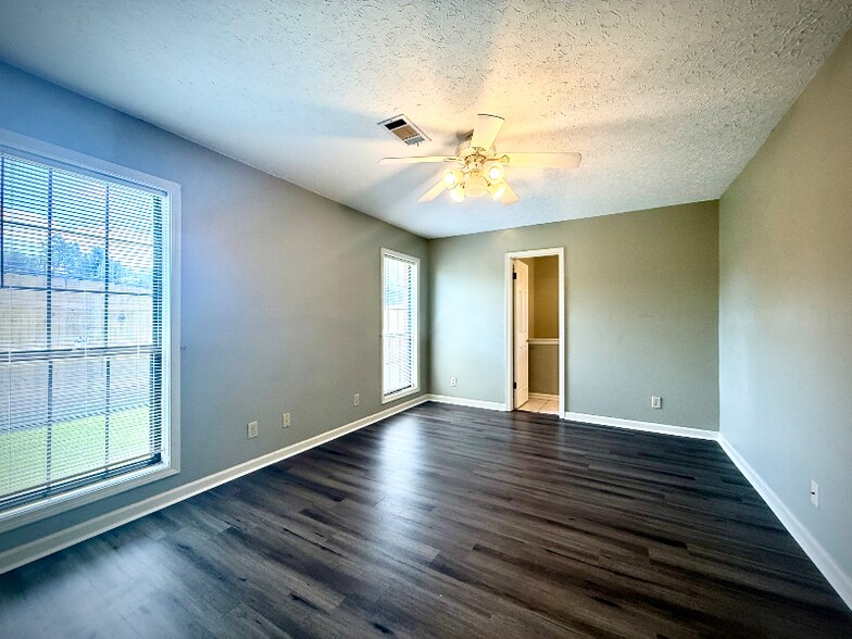 Building Photo - 7067 Runnymede Dr