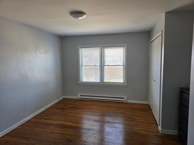 Building Photo - 22006 N Chrysler Dr