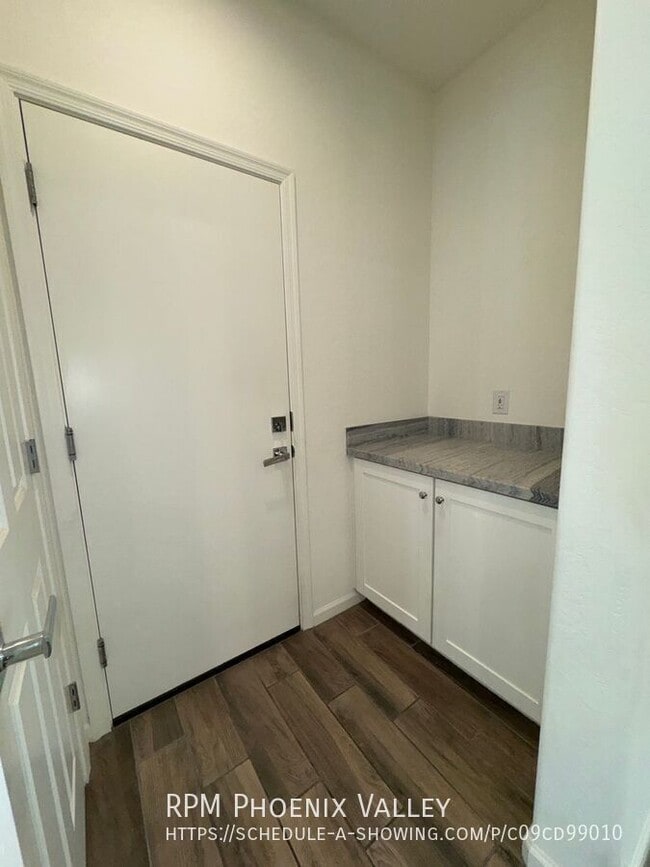 Building Photo - 383 N 157th Ln