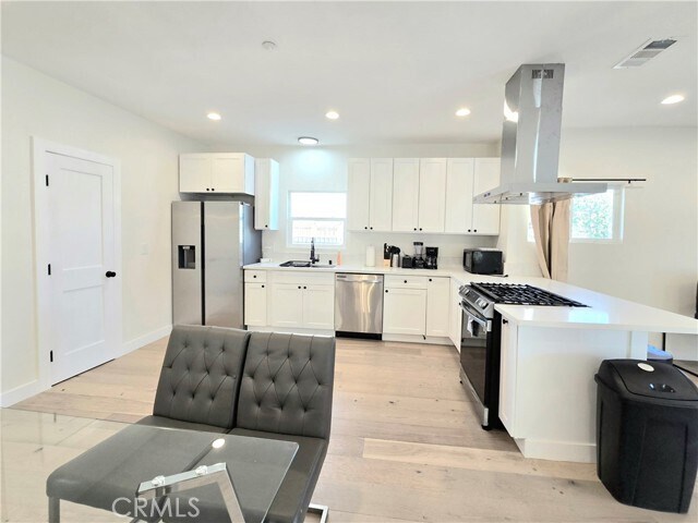 Building Photo - 1225 W 41st St
