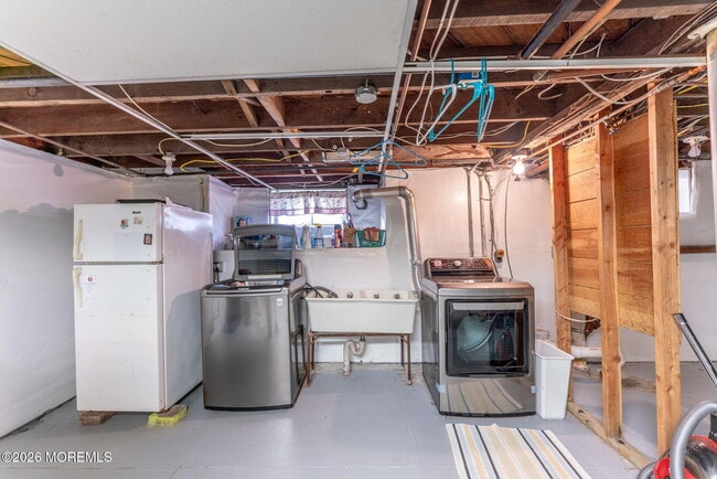 Building Photo - 404 Monmouth Ave