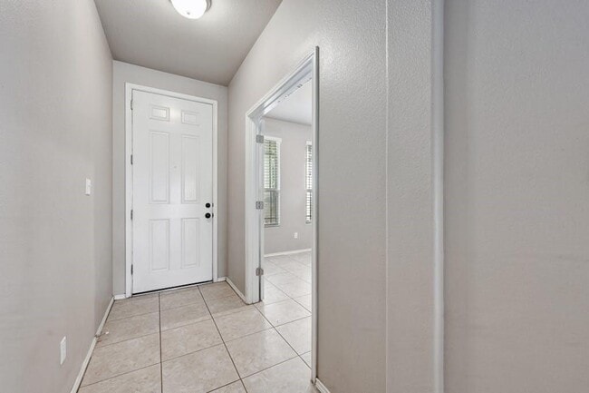Building Photo - 374 Wincliff Dr