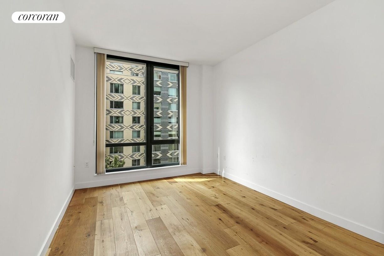 Building Photo - 23 W 116th St