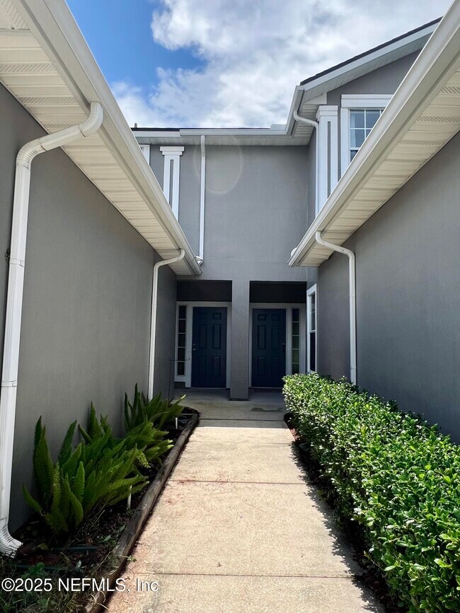 Building Photo - 466 Scrub Jay Dr