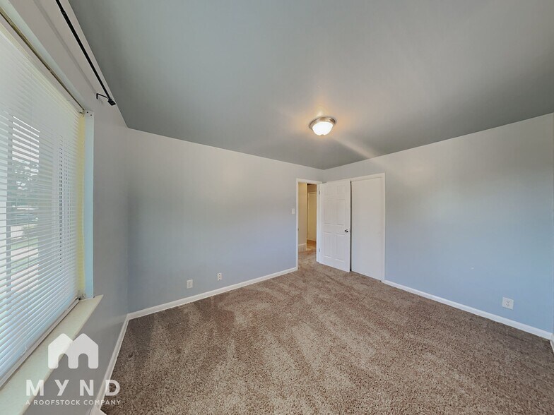 Building Photo - 1325 S Ingalls St