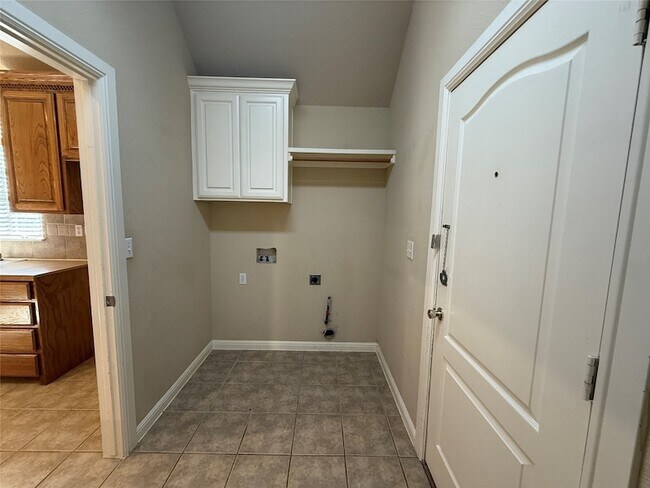 Building Photo - 8501 Layna Ct