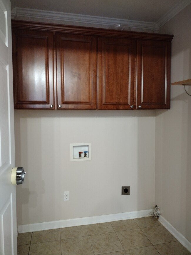 Laundry - 115 Romie Dr