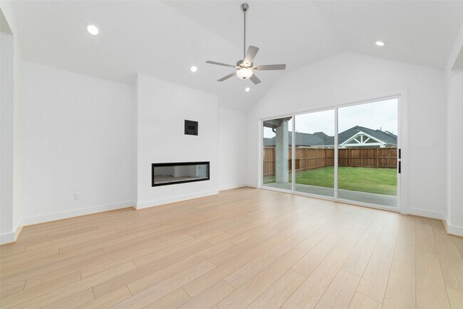 Building Photo - 5177 Enchanted Pne Ct