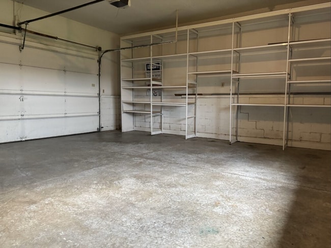 Building Photo - 935 Hazelwood Dr