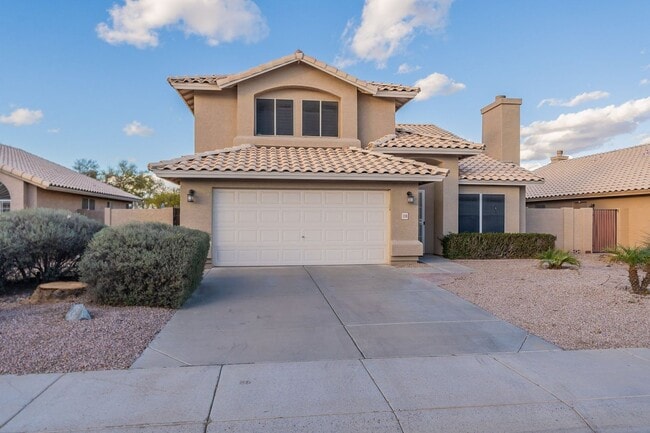 Building Photo - Stunning Tempe Home with Private Pool