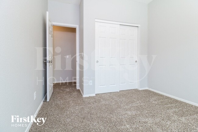 Building Photo - 14641 W Port Royale Ln