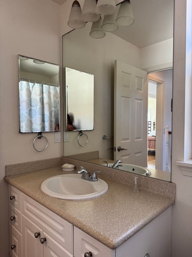 Building Photo - For Rent – Legends at Maui Lani | Spacious 4-Bedroom, 2.5-Bath Home