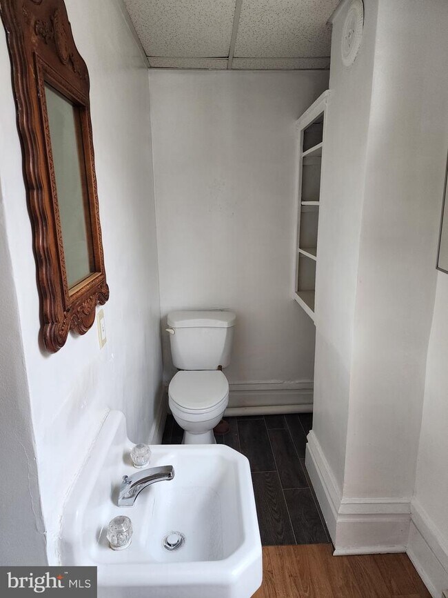 Building Photo - 15 N Washington St