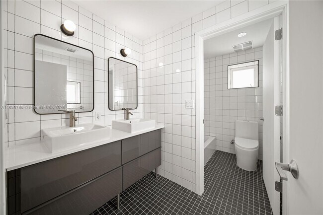 Building Photo - 3435 NW 9th Ct
