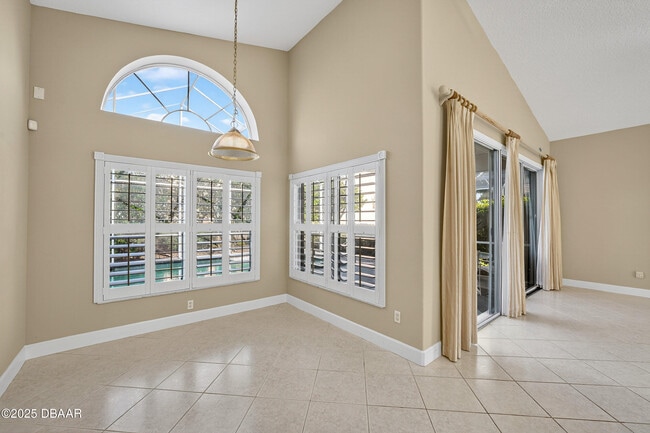 Building Photo - 37 Bay Pointe Dr