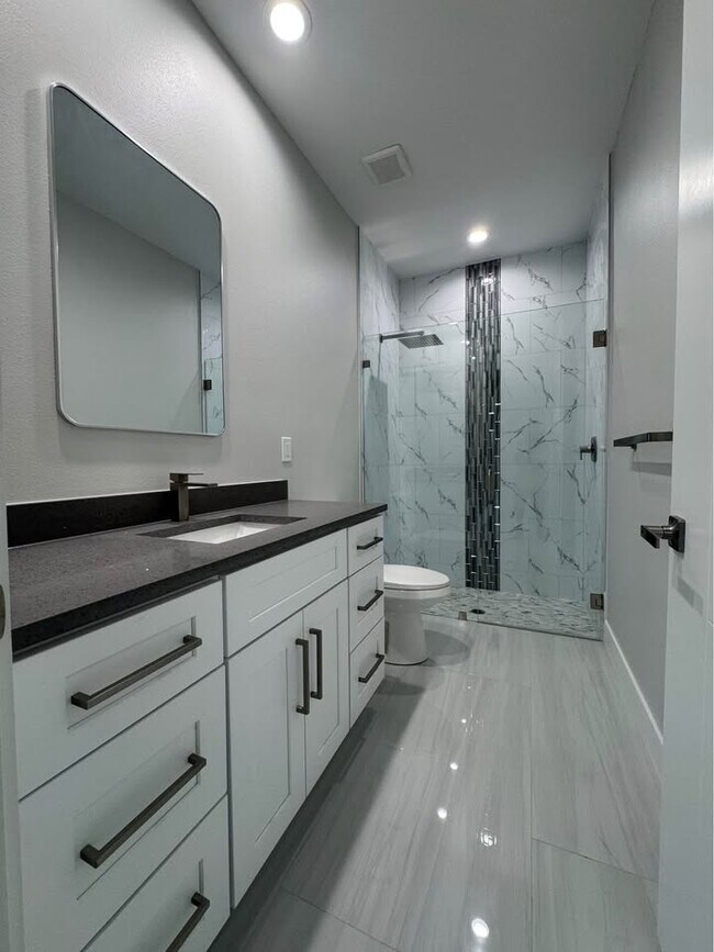 Building Photo - 7229 David Blvd