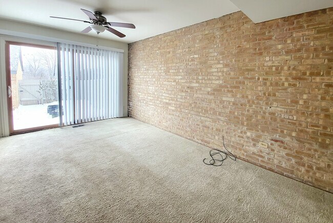 Building Photo - 724 Concord Ln