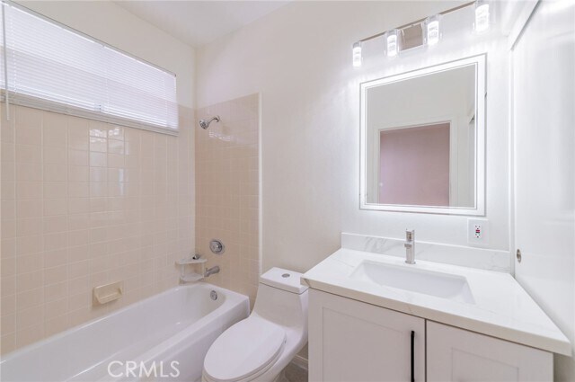 Building Photo - 22661 White Oaks