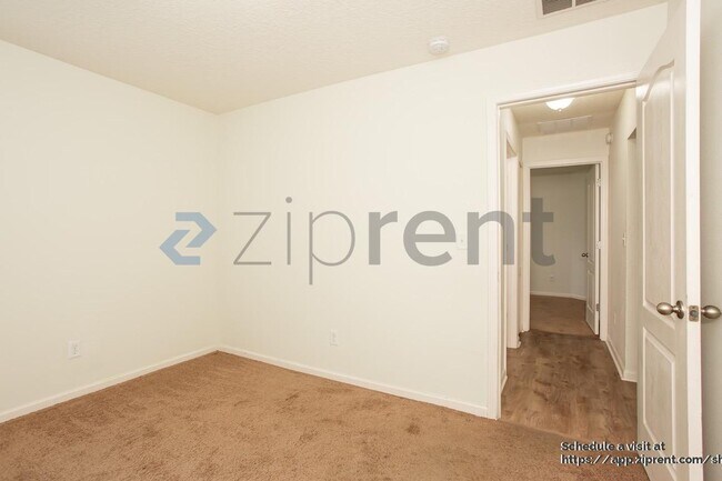 Building Photo - 15307 Bareback Dr