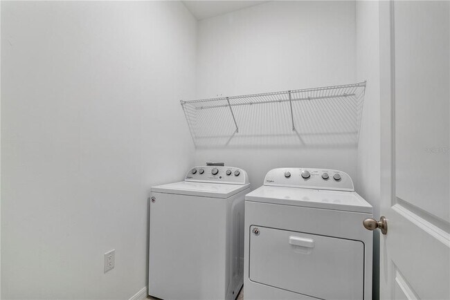 Building Photo - 16369 Palmetto St