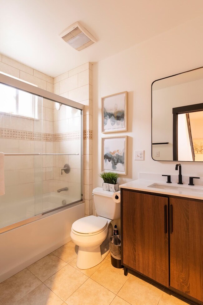 Building Photo - 2319 NW Raleigh St