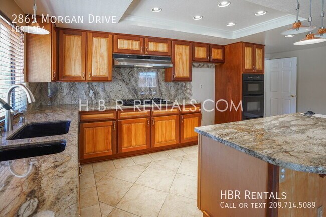 Building Photo - 2865 Morgan Dr