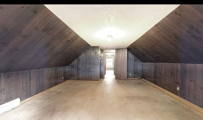 Building Photo - 37 Eames St